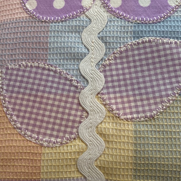 Pastel Fabric Appliqué Framed Flower Picture - Picture 5 of 11